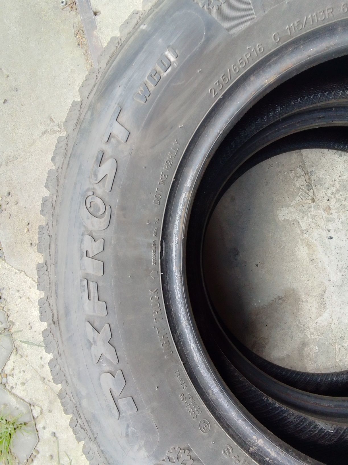 2 Opony zimowe 235/65r16C ROADX 2024r