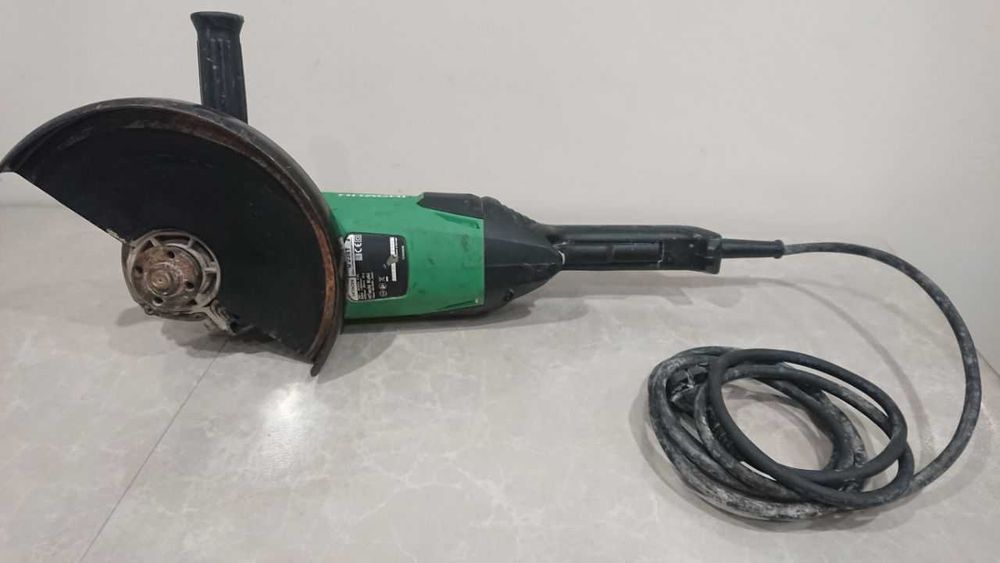 Болгарка (угловая шлифмашина) Hitachi G23ST