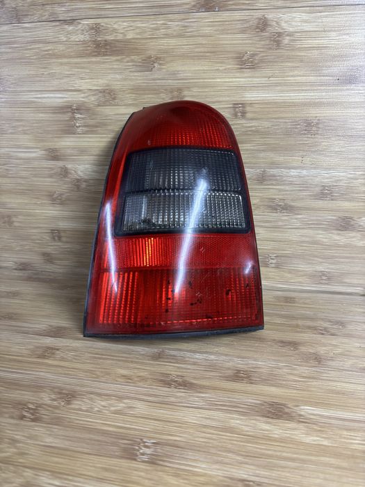 Задні стопи Опель Вектра Б(седан рест/дорест)універсал