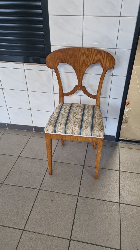 Krzesła tapicerowane jesion polska komplet
