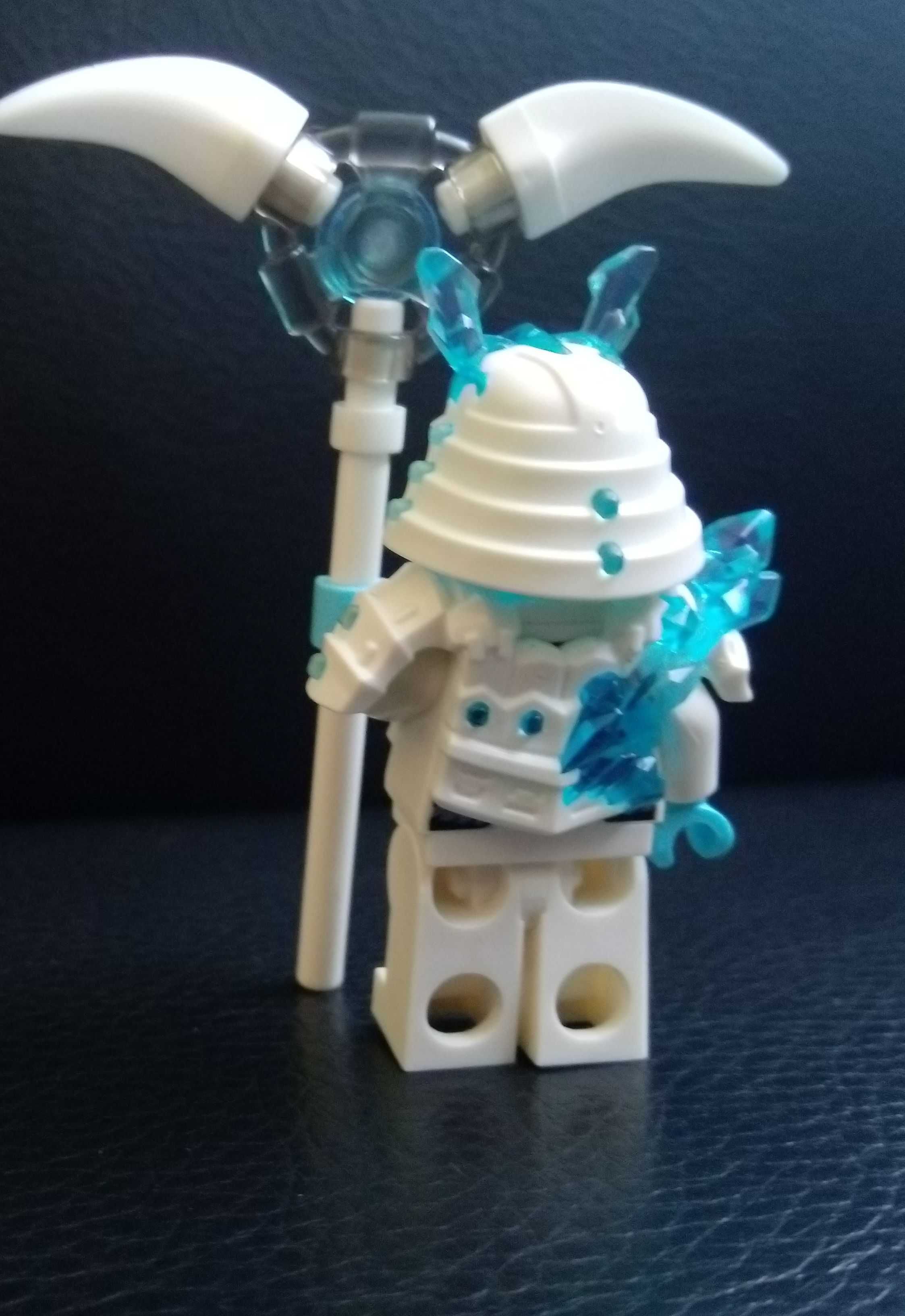 LEGO, figurka Ninjago ICE EMPEROR z bronią