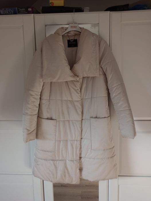 Beżowy płaszczyk kurtka zimowa top Chester L wiązany w pasie