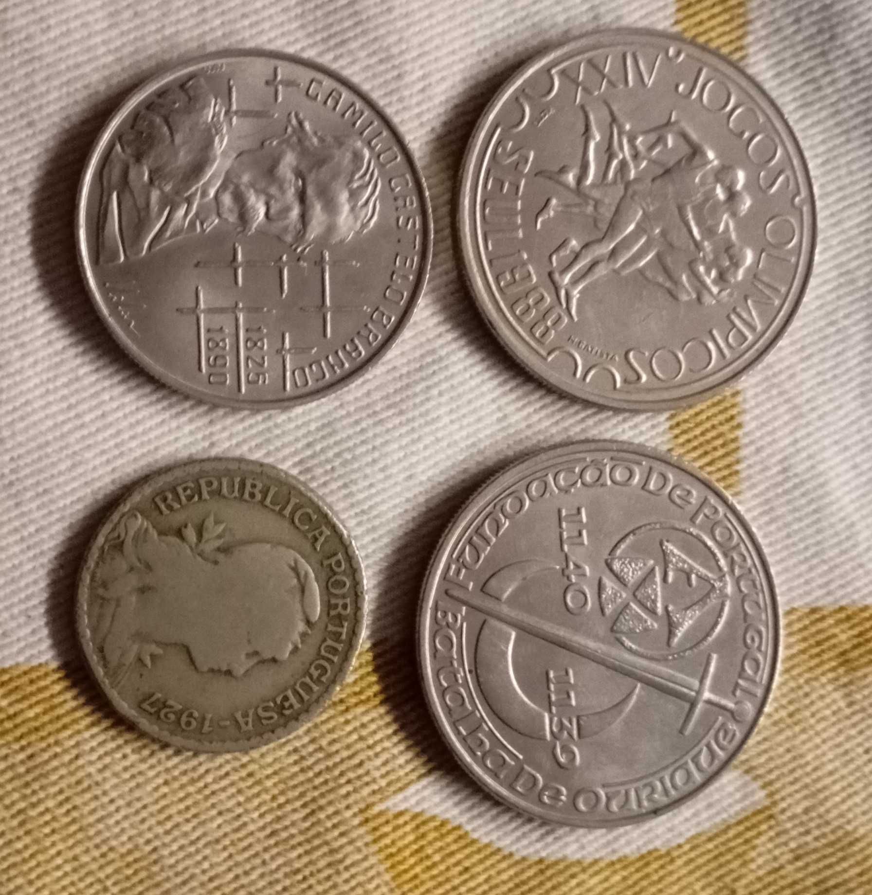 varias moedas de variadas épocas