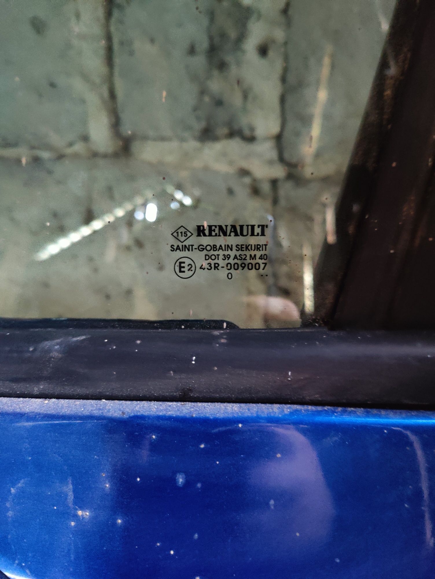 Drzwi po stłuczce Reno Clio III HB Lewy Przód od strony kierowcy