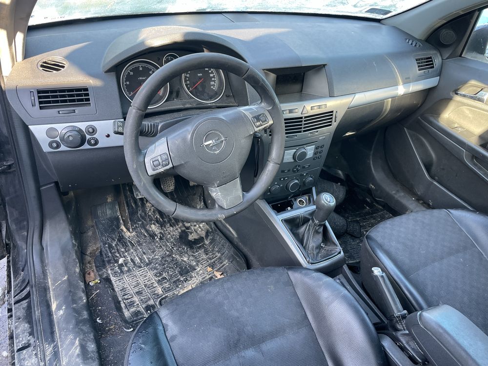Na części Opel Astra H HB 5d 1.7 cdti kod lakieru Z20R