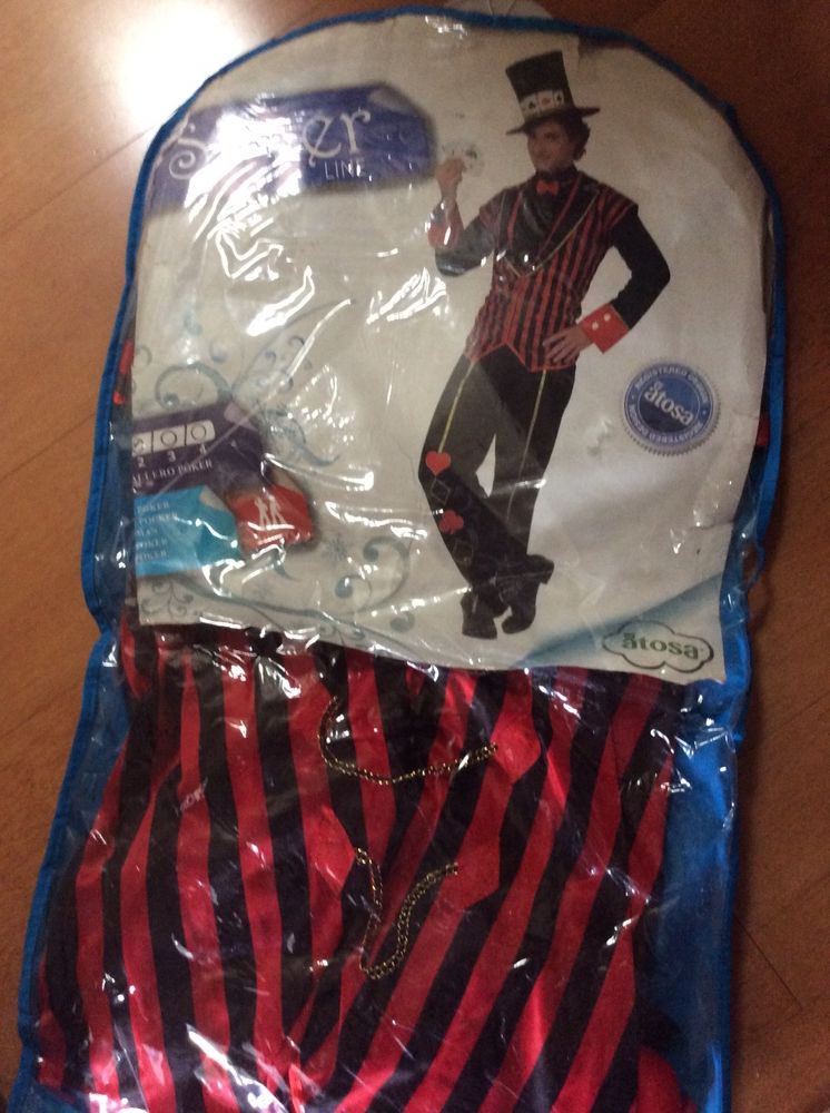 Fatos Halloween H&M e Carnaval Rei de Copas