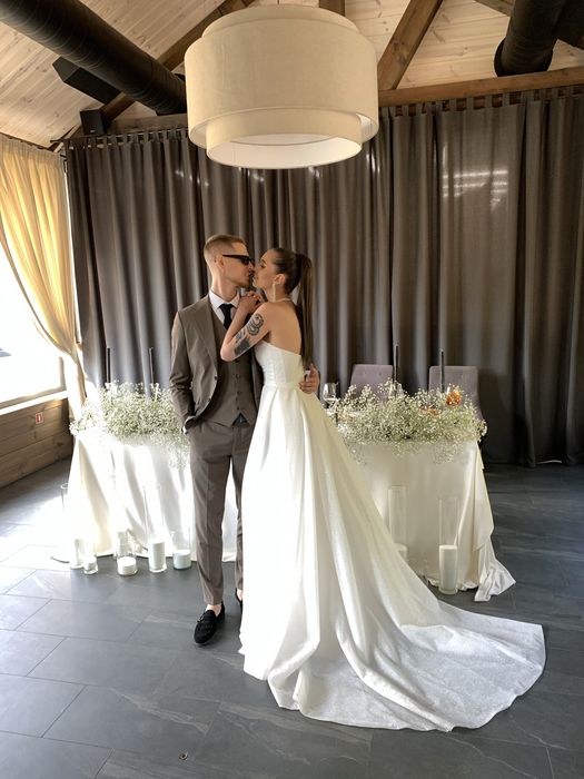 Весільна сукня в ідеальному стані + фата