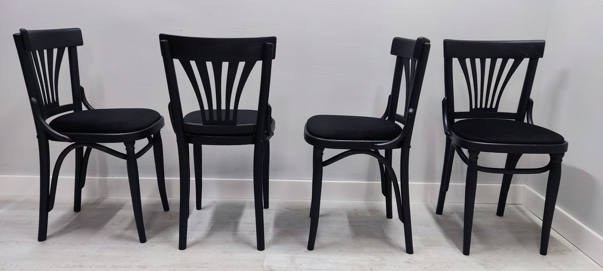 Krzesło czarne drewniane.Thonet Wachlarz 50 szt