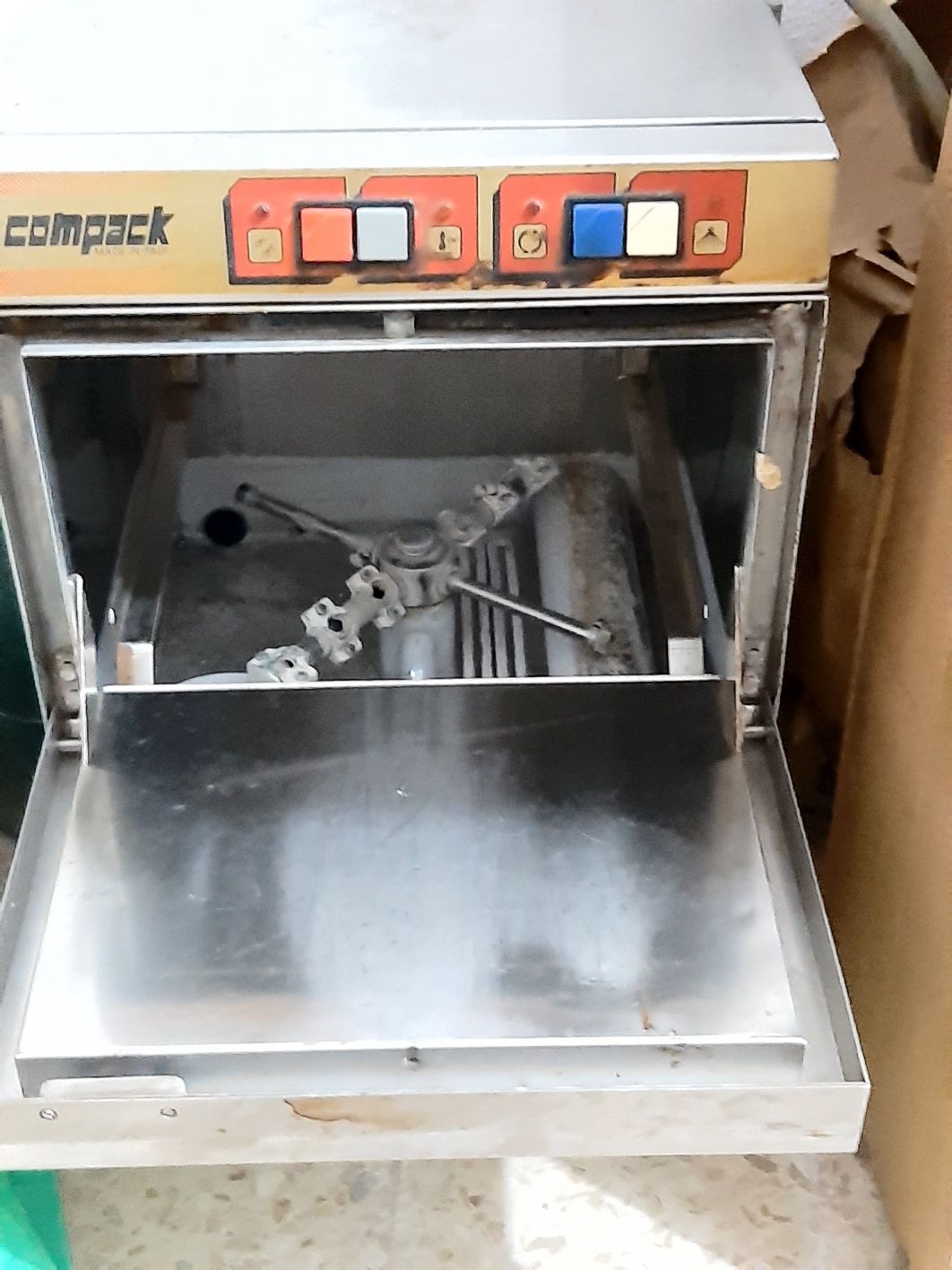 Maquina lavar loiça industrial pequena para cafés