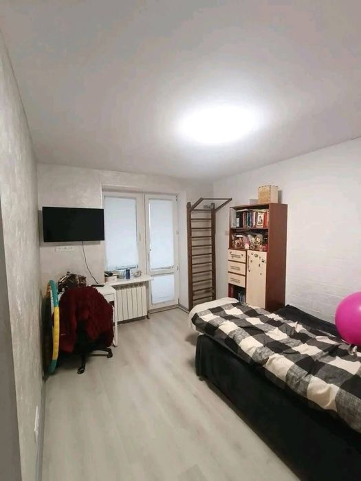 Трикімнатна квартира на другому поверсі