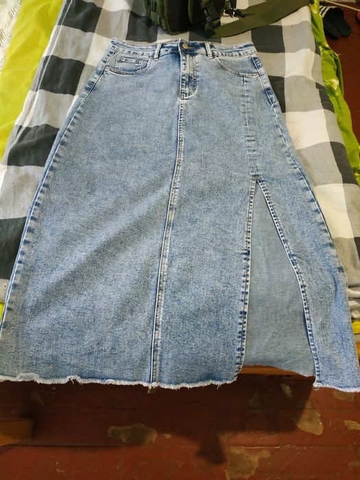 Продам джинсовую длинную юбку