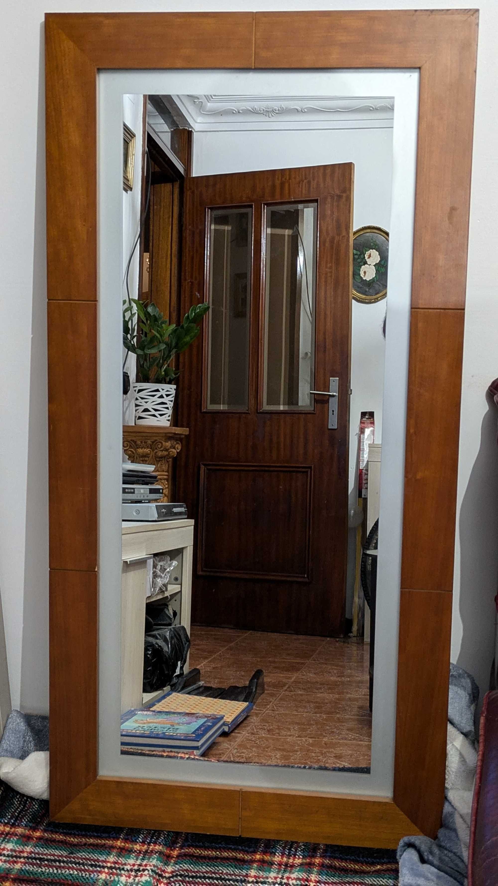 2 cadeiras pano vermelho + 2 mezinhas de cabeceira  + 3 espelhos