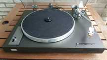 Sansui SR-222 z napędem paskowym.