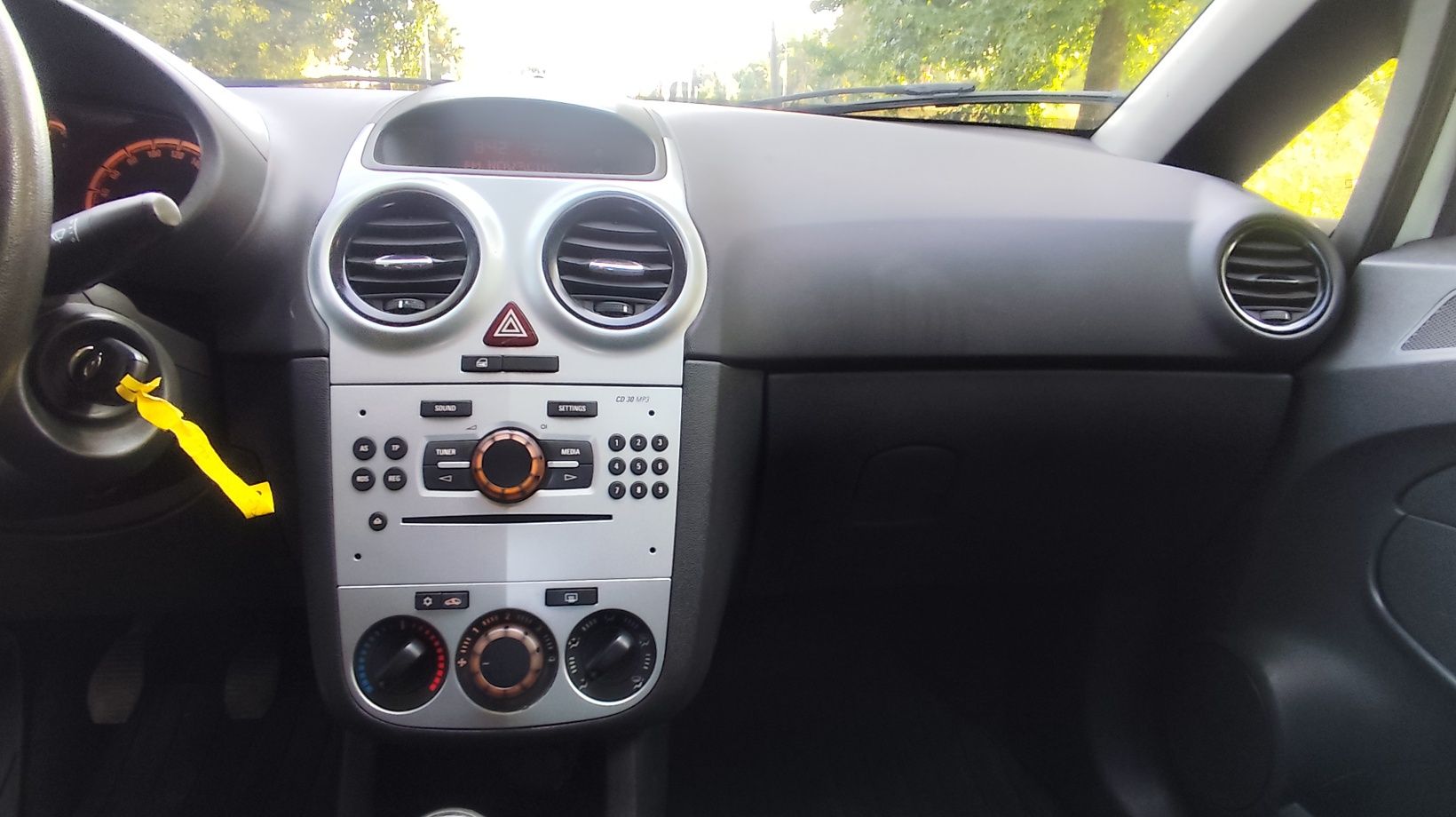 Opel corsa 1.3 CDTI 2014 Bom estado geral kms REAIS ar condicionado