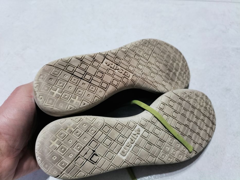 Buty chłopięce halowe Kipsta r. 35