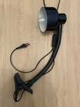 Lampa na biurko czarna na klamrę