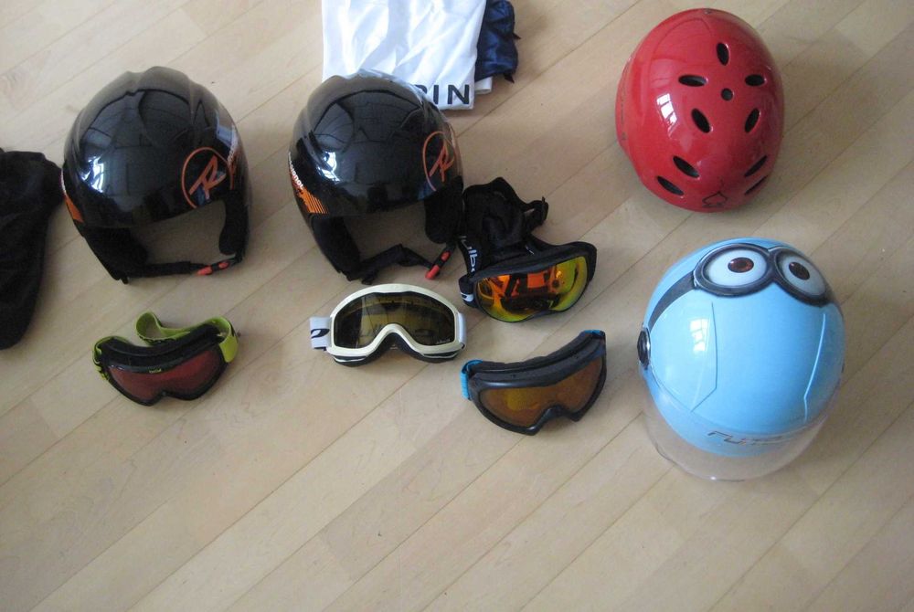 Продам  іграшкові пістолети для хлопчиків.