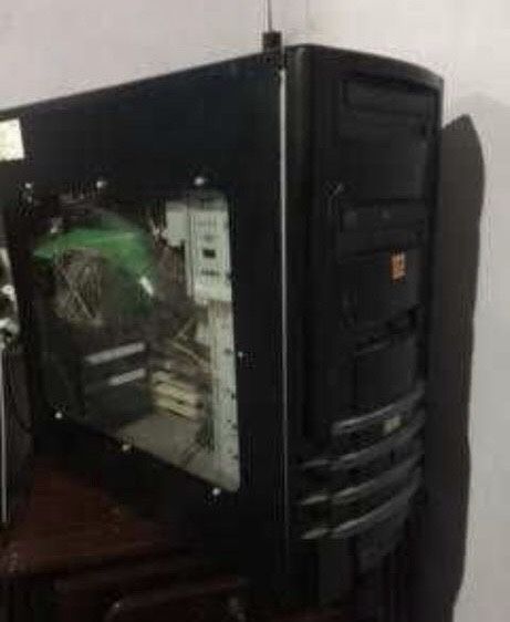 3 Torres de computador Para troca ou venda