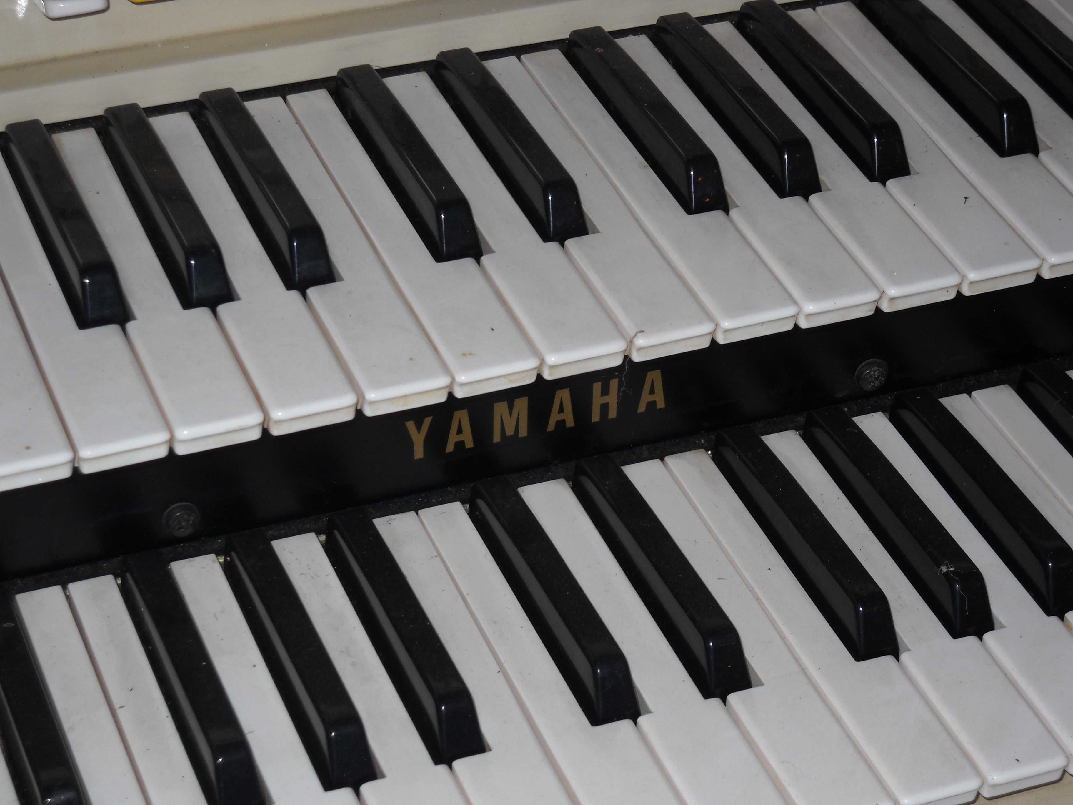 Órgão Yamaha Electone