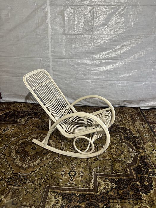 Fotel bujany z wikliny - Idealny do relaksu!