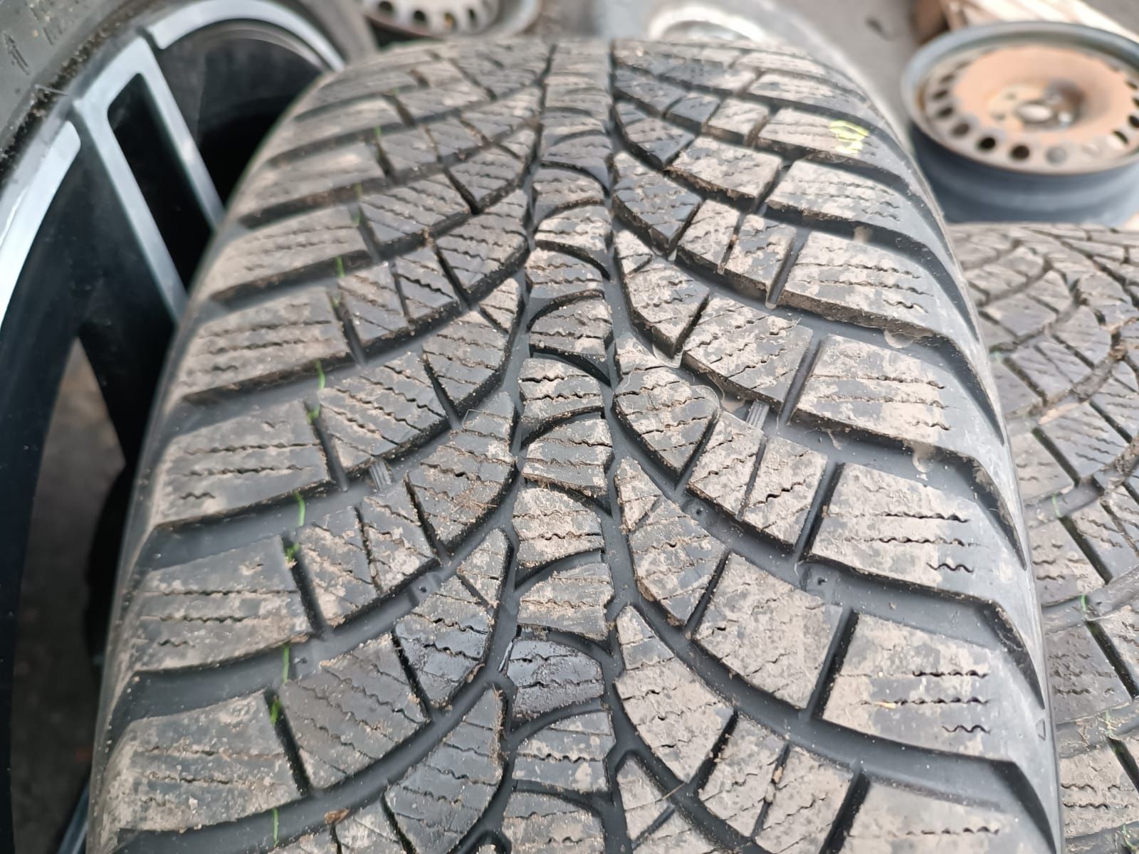 2x Opony zimowe 235/40/18 95W Kumho Wintercraft, 2022 r bieżnik 7,5mm