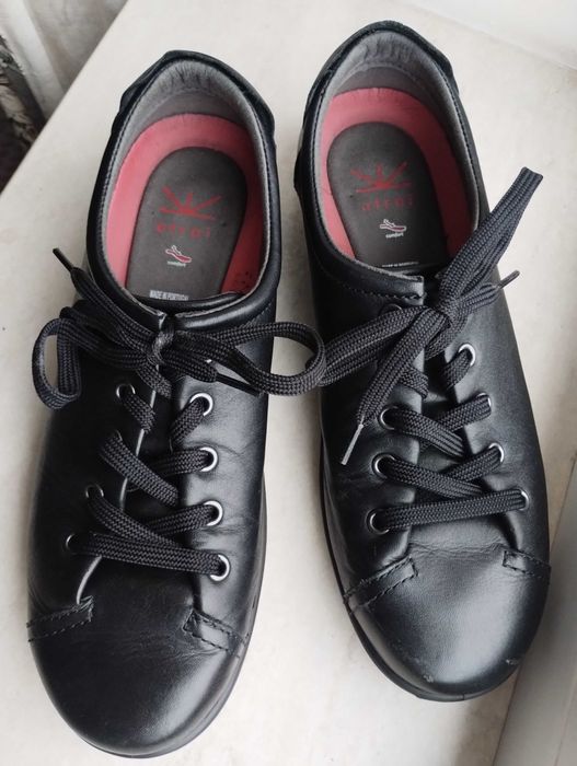 Мокасини, кросівки жіночі