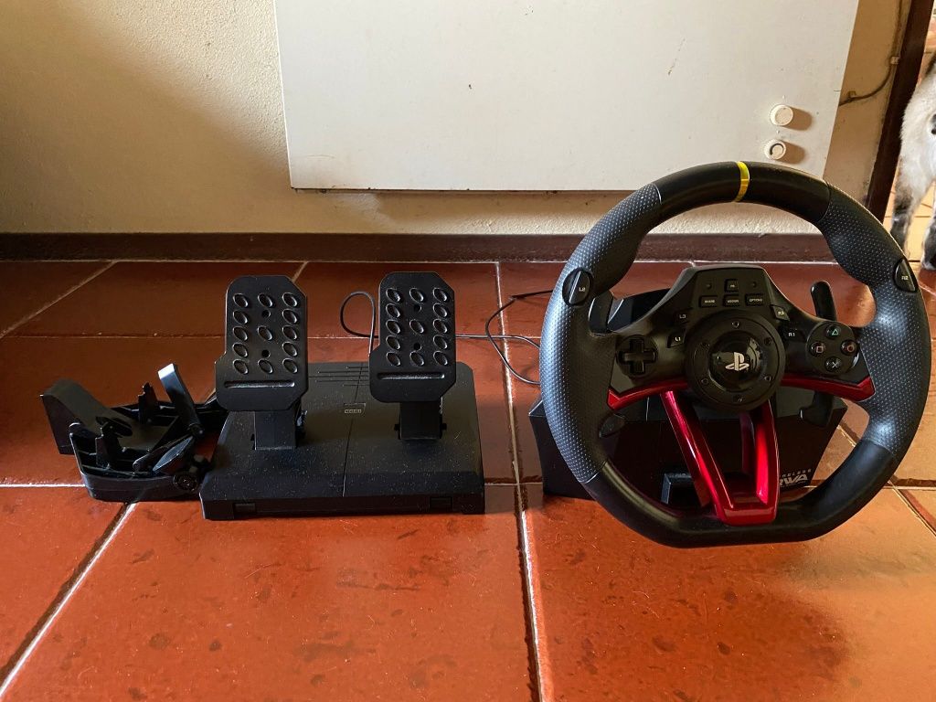 Volante PS4 usado apenas uma vez