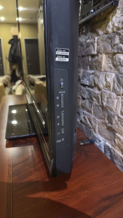 Продам LCD телевізор 40 дюймів Sony KDL-40W5500 в ідеальному стані