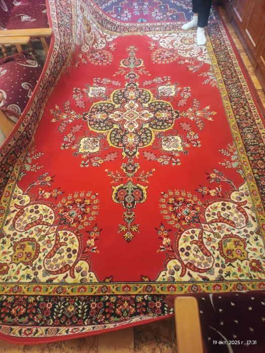 Продам шерстяний килим