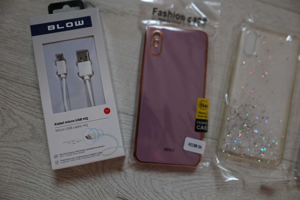 Telefon Xiaomi Redmi 9A granat 64 GB + 4 etui, szkło i inne