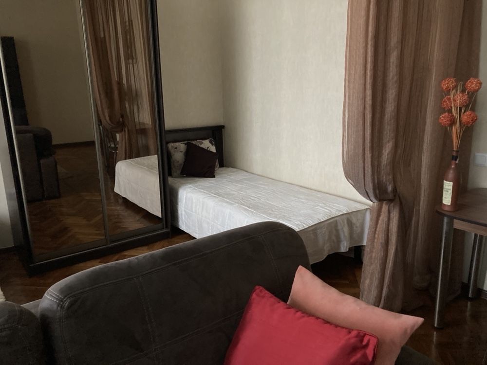 Велика 2-к квартира подобово,пр-т Коцюбинського,37,док,Нокаут,Авангард