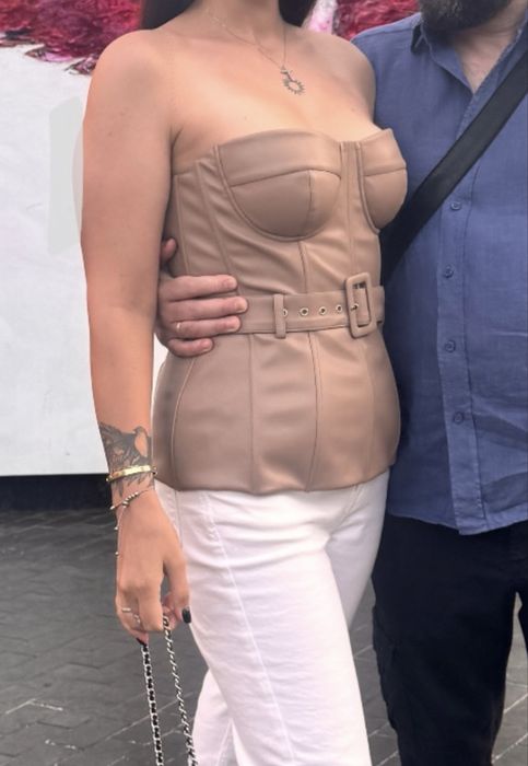 Корсет с эко кожи бежевый