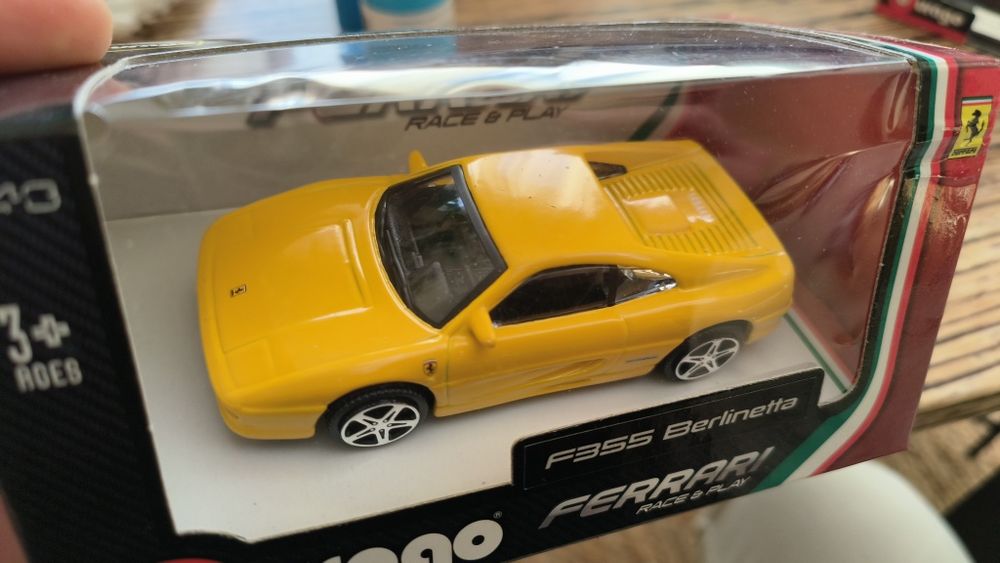 BBURAGO Vários Ferraris 1:43 Burago