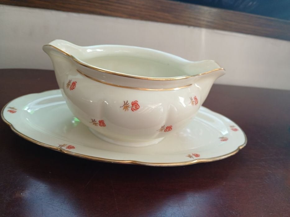 Giesche przedwojenna porcelana sosjerka