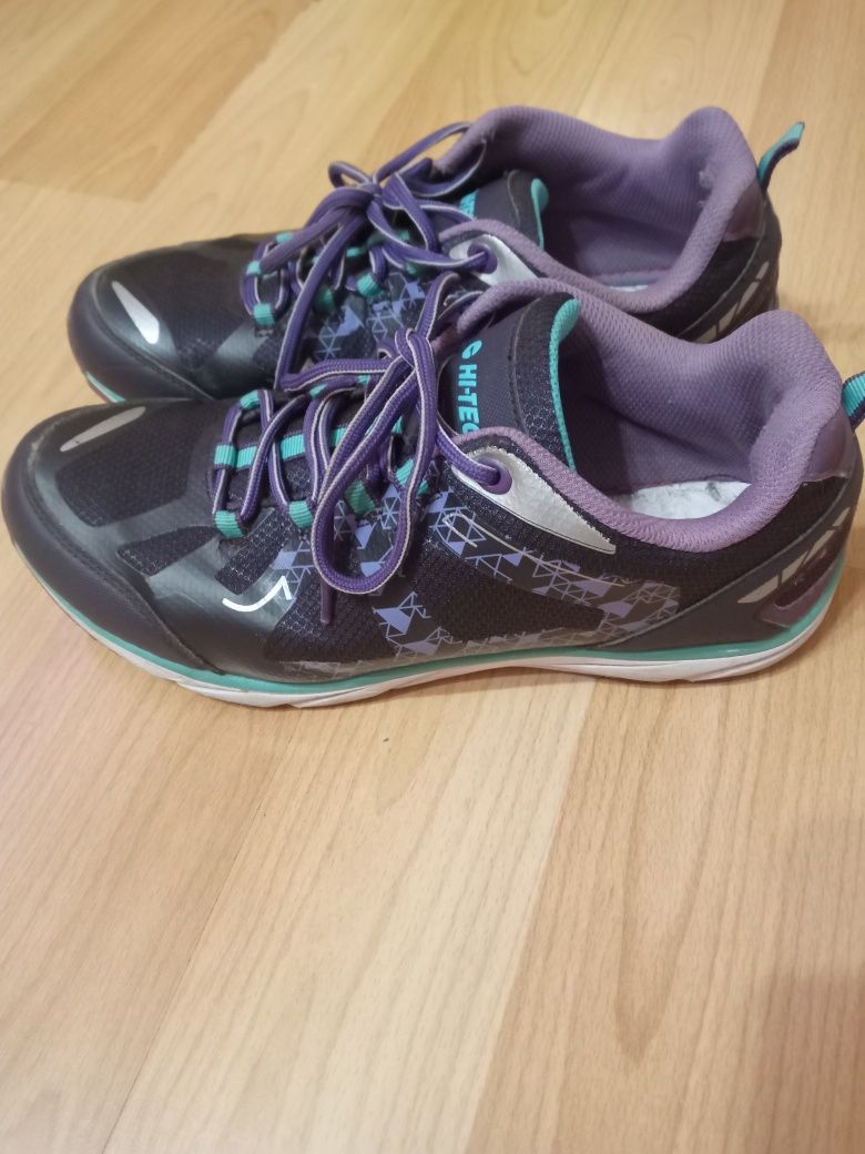 Sprzedam buty sportowe damskie