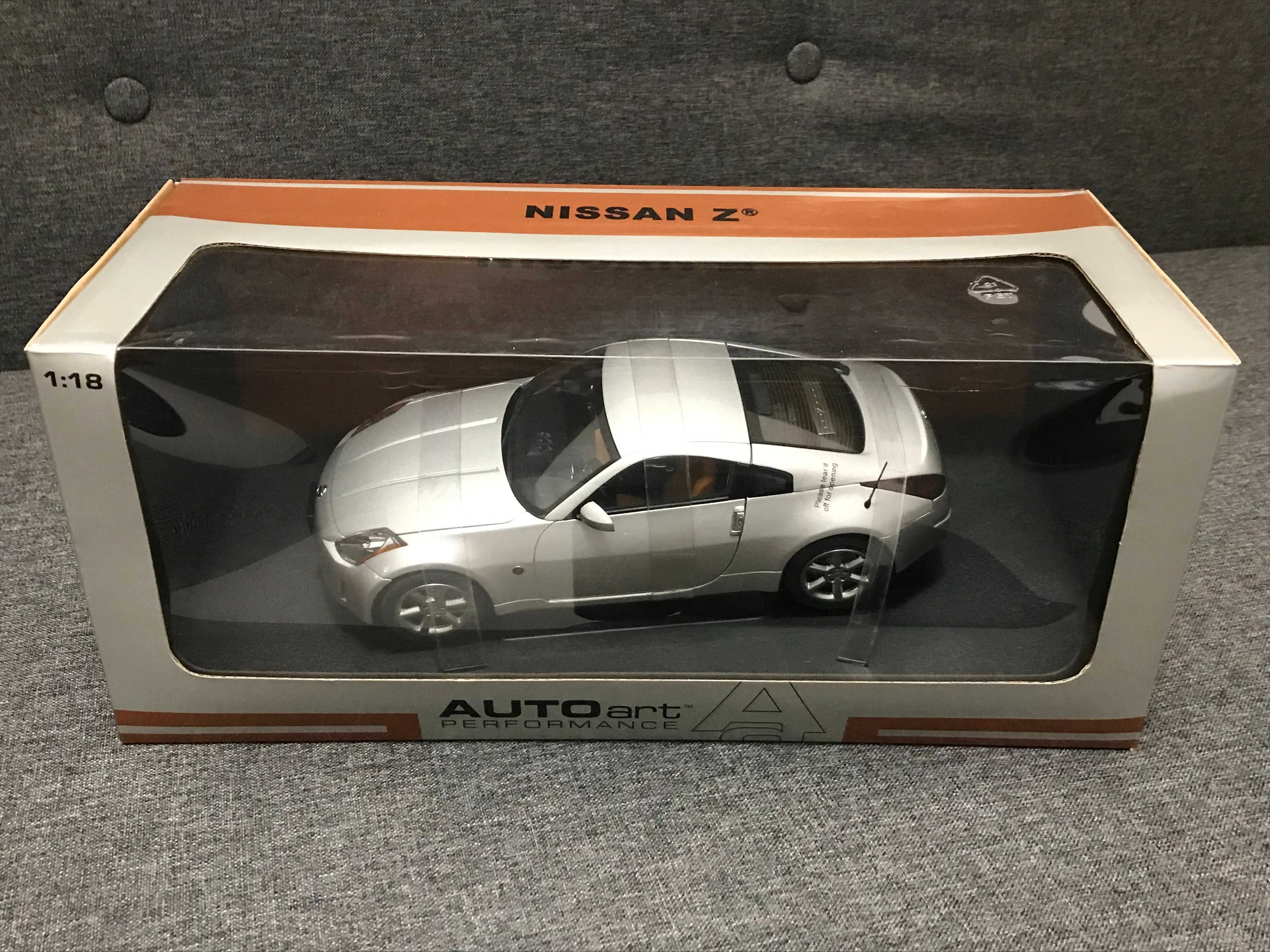 1/18 Autoart model Nissan 350z Fairlady Z