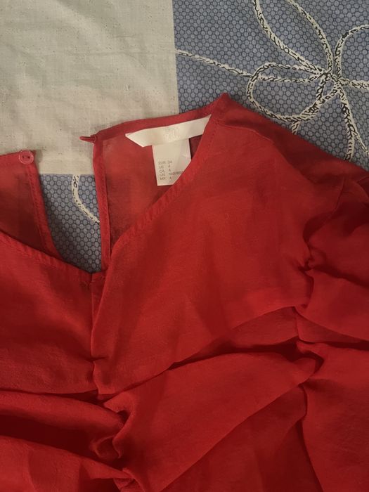 Продам новую , нарядную блузку из органзы H&M