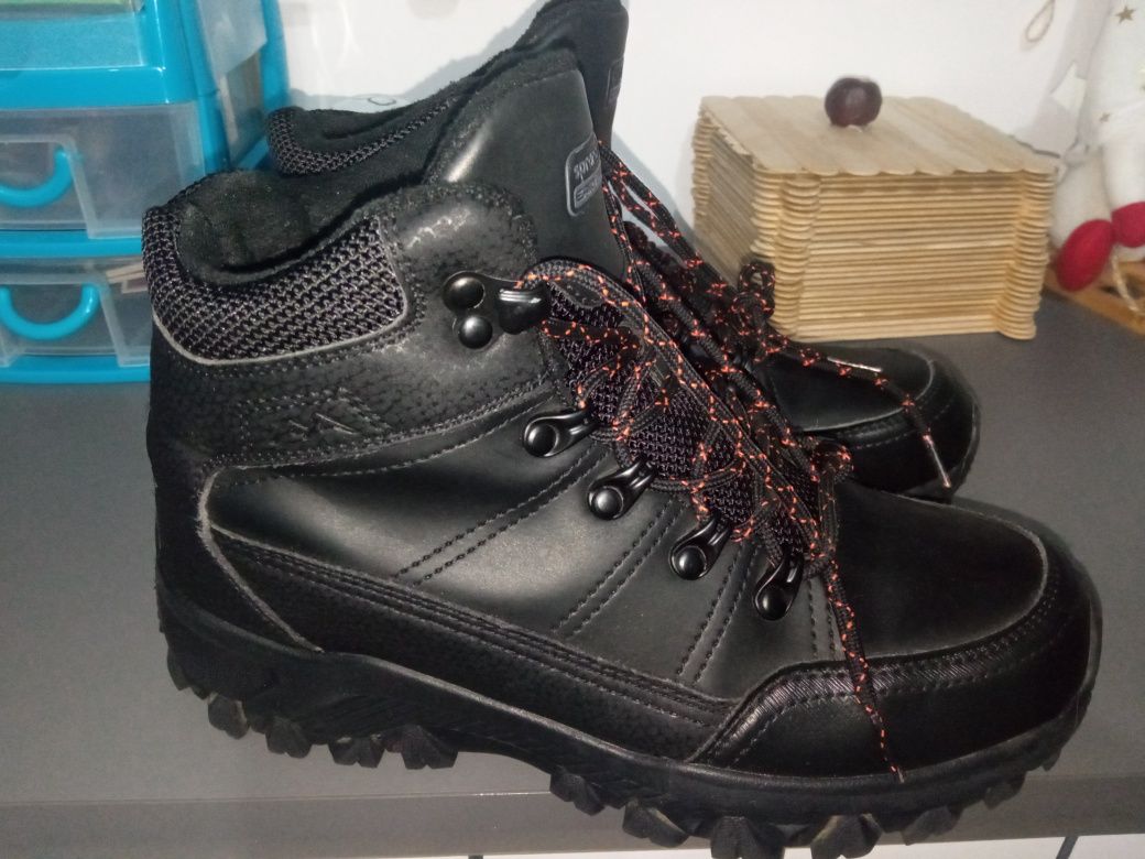 Buty zimowe r.37