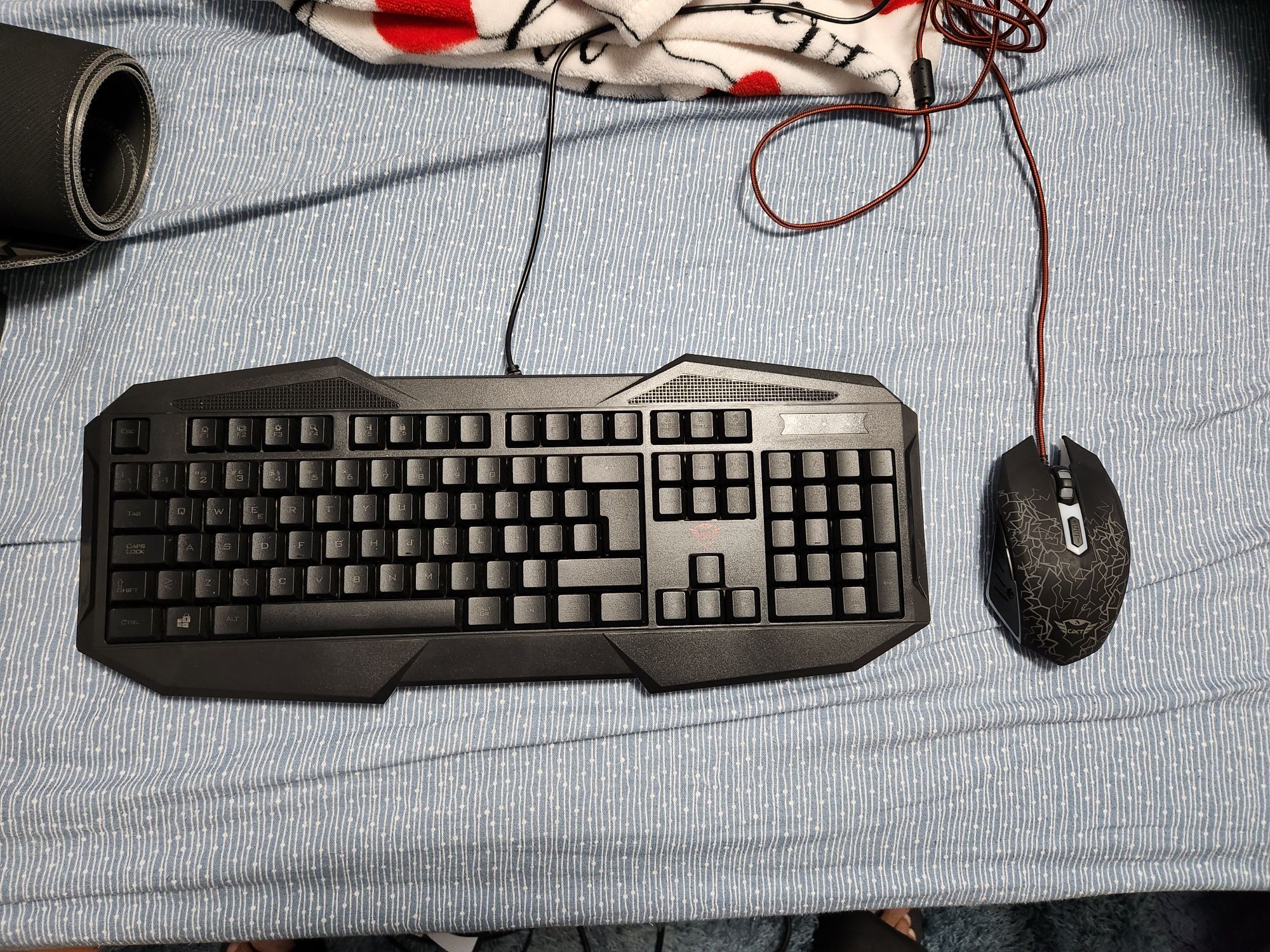 Teclados e ratos gaming e normal