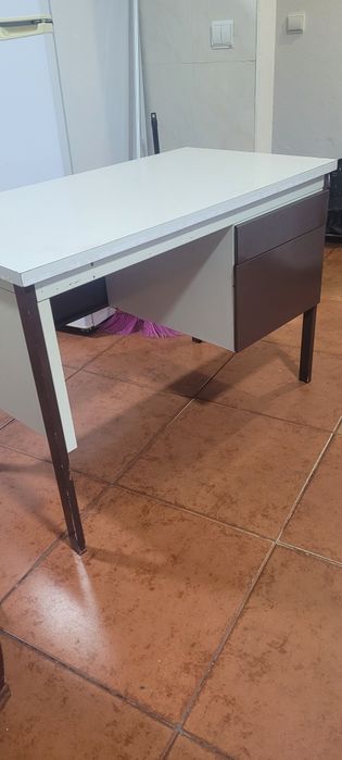 Vendo mesa de escritório