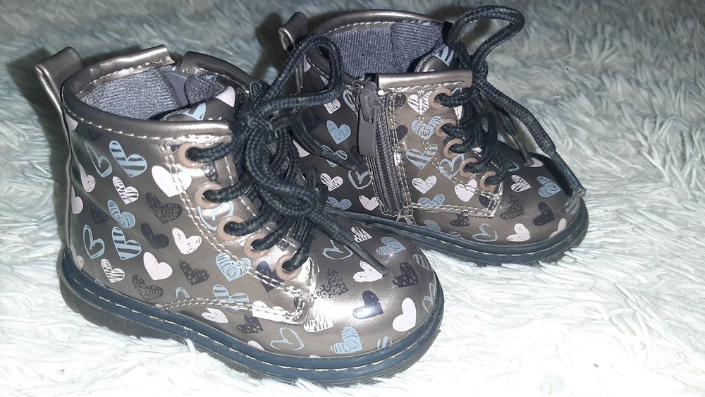 Чобітки на дівчинку