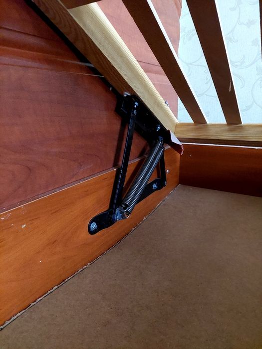 Ліжко з матрасом 160х200