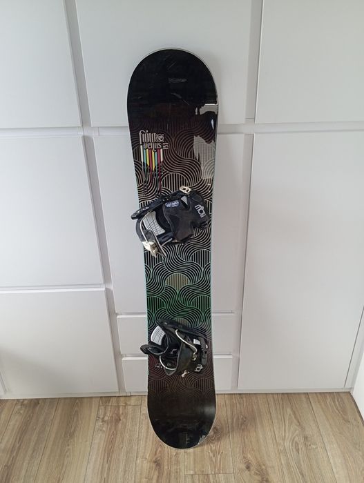 Deska snowboardowa flow 151 wiązania snowboardowe komplet Burton