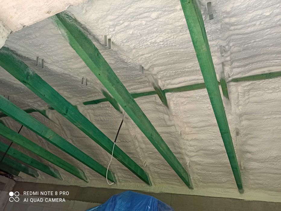 Ocieplenie pianą PUR,  Ocieplanie piana PUR ,  izolacja poddasza