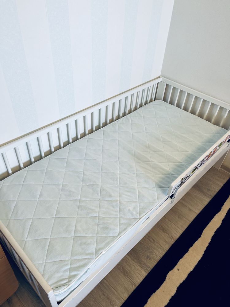 Дитяче ліжко Ikea з матрасом 160х70 см