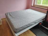 Białe, drewniane łóżko z materacem 140x200 grubość 18cm