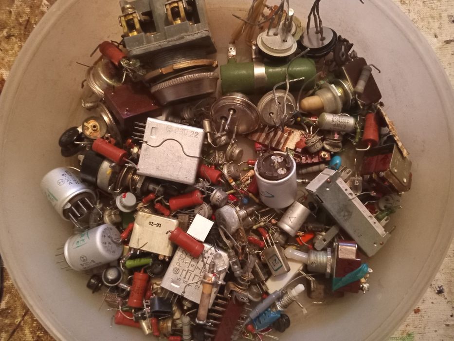 Радіодеталі 2,5кг.