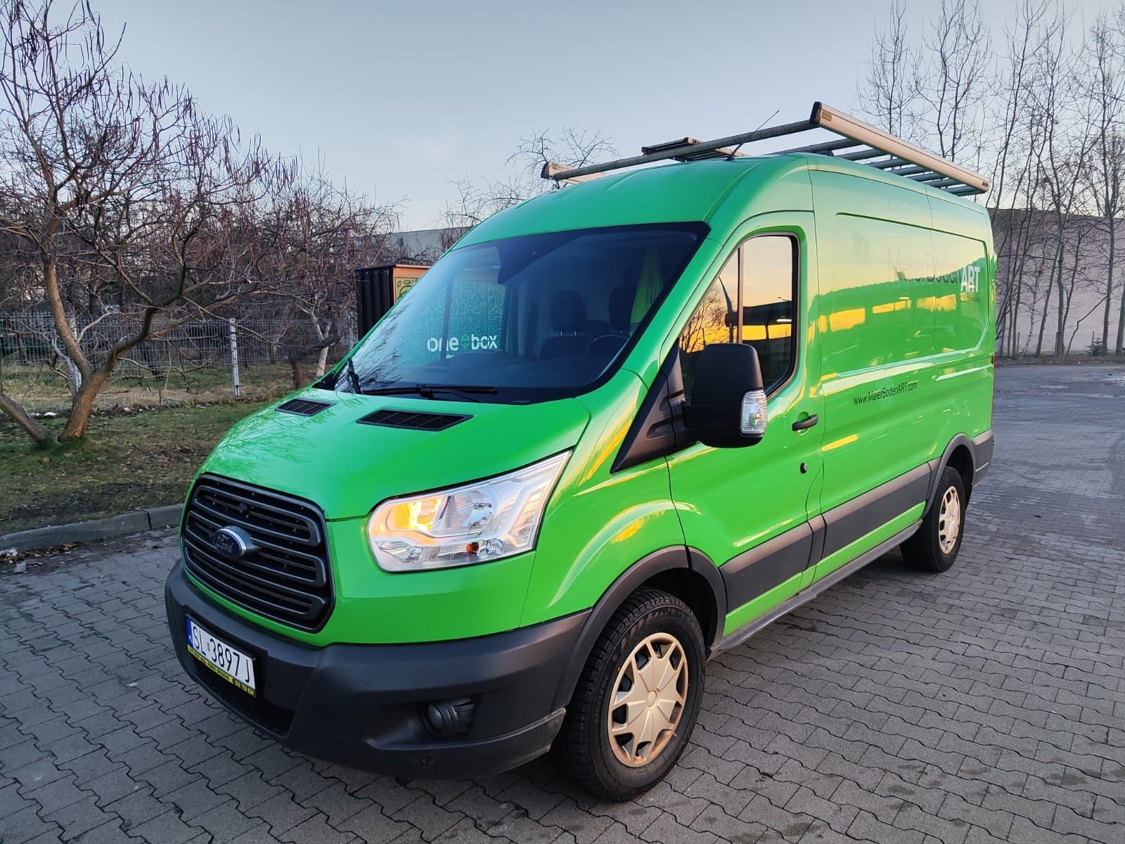 Wynajem Busów dostawcze,osobowe