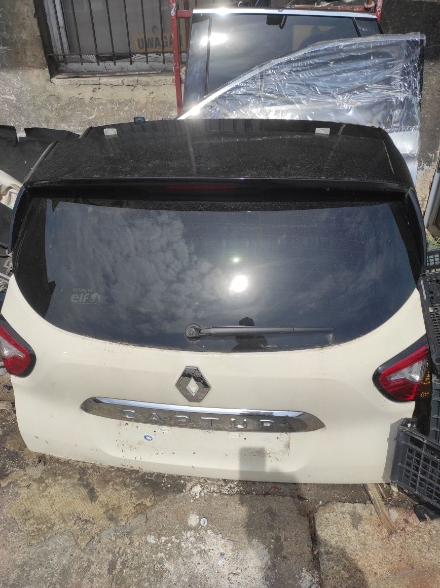Sprzedam do reanult captur l klapę tył tylną kremowa