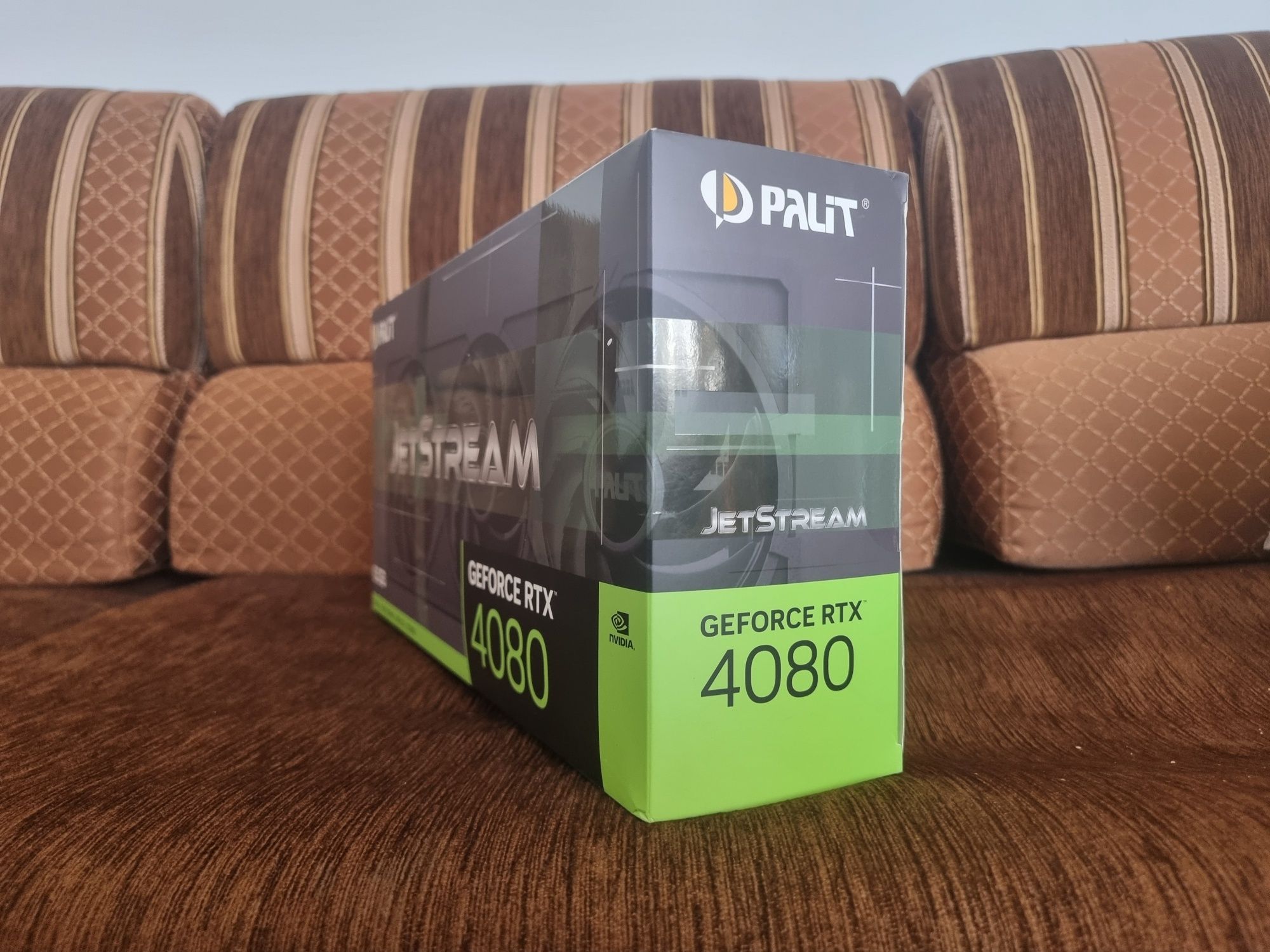 Pudełko Palit GeForce RTX 4080 16GB JETSTREAM + Kabel modularny 2x8PIN